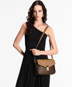 Louis Vuitton Pochette Metis Reverse